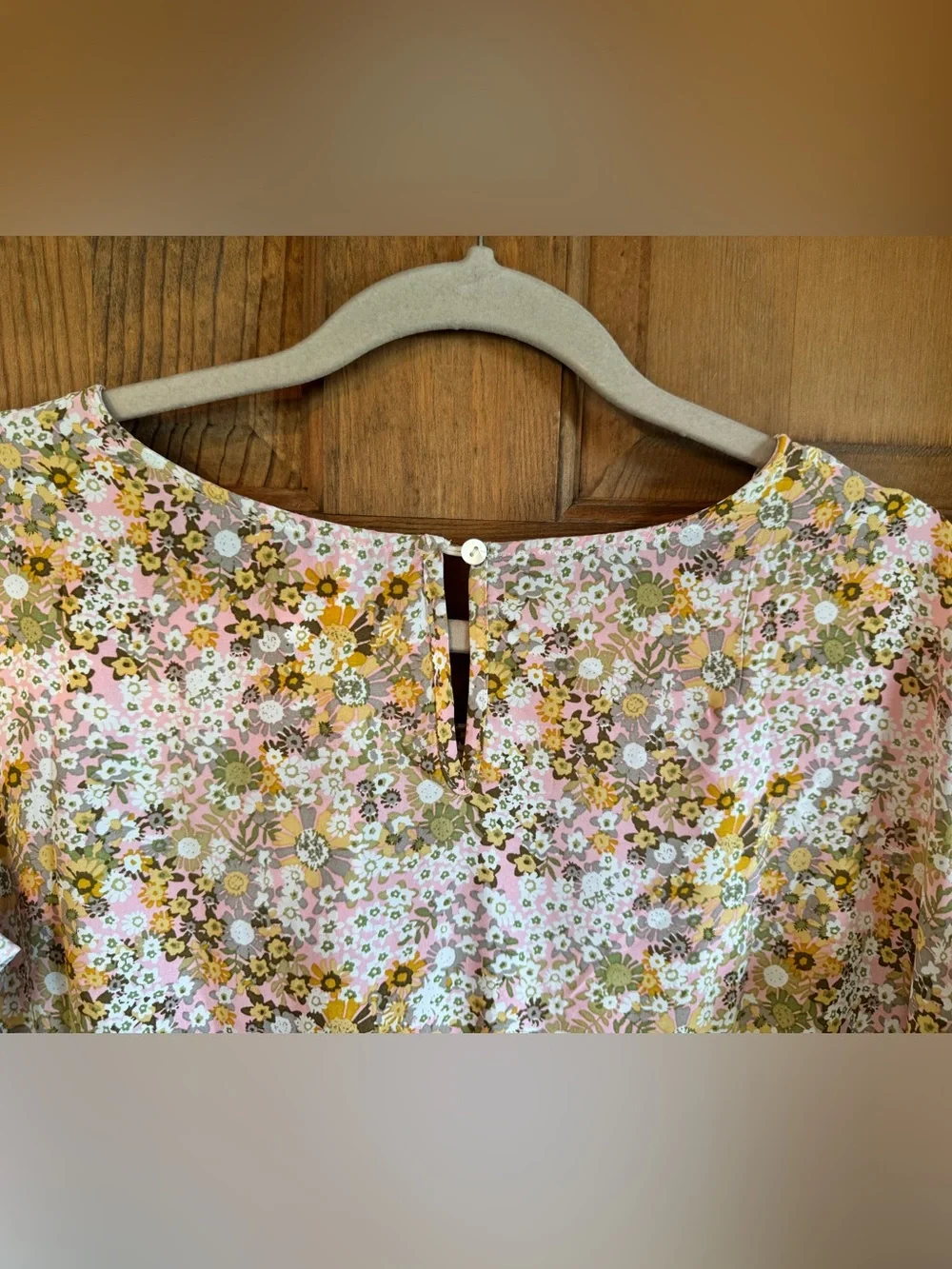 Hayden Los Angeles Ditzy Floral Babydoll
Blouse - Size 3X NWTs - Picture 9 of 12
